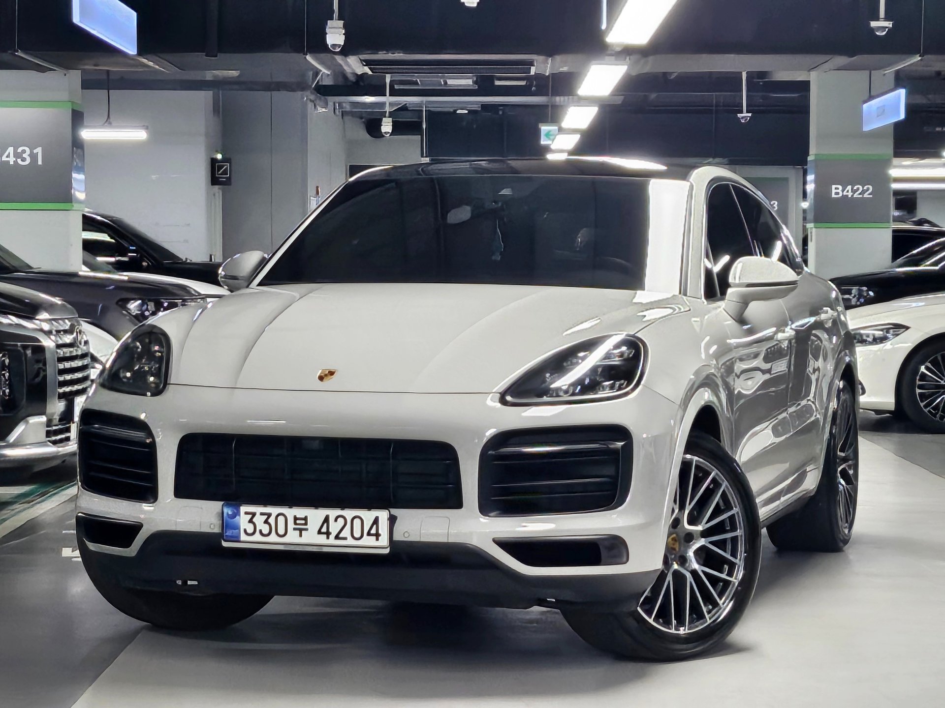 PORSCHE CAYENNE - View 1