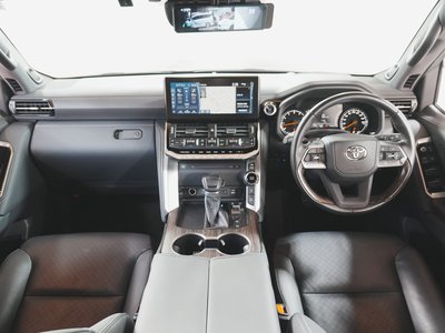 TOYOTA LAND CRUISER - 2