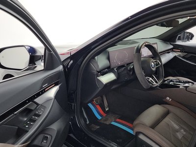 صورة مصغرة 13 لـ 2024 BMW 5 SERIES