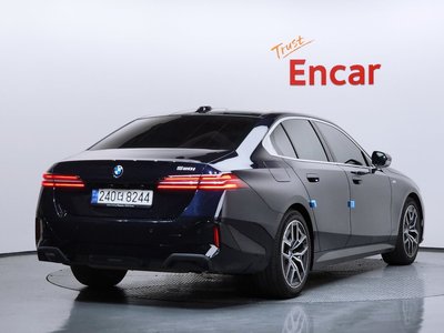BMW 5 SERIES - 4