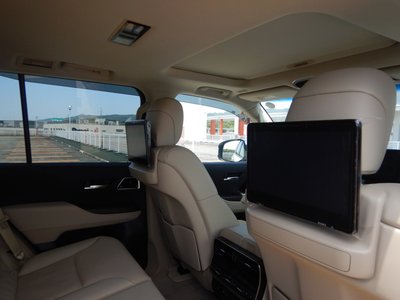 TOYOTA LAND CRUISER 300 - 6