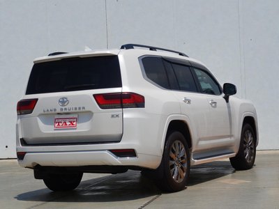 TOYOTA LAND CRUISER 300 - 5