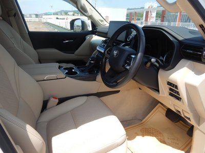 TOYOTA LAND CRUISER 300 - 8