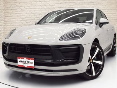 PORSCHE MACAN - 1