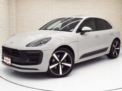 PORSCHE MACAN - 3