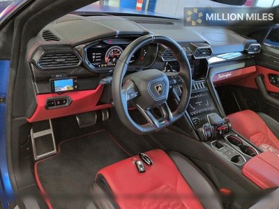 LAMBORGHINI URUS - 3