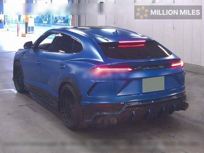 LAMBORGHINI URUS - 2