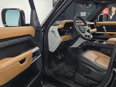LAND ROVER DEFENDER - 10