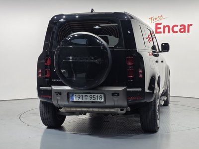 LAND ROVER DEFENDER - 3