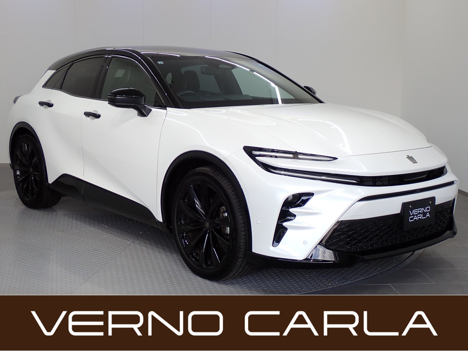 TOYOTA CROWN SPORT - View 1