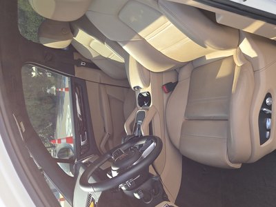 صورة 8 لـ 2021 Porsche CAYENNE