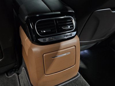 2019 Genesis G90 — миниатюра 36