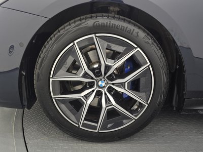 2025 BMW 5 SERIES — фото 6