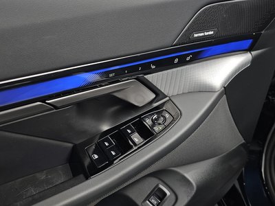 صورة مصغرة 32 لـ 2025 BMW 5 SERIES