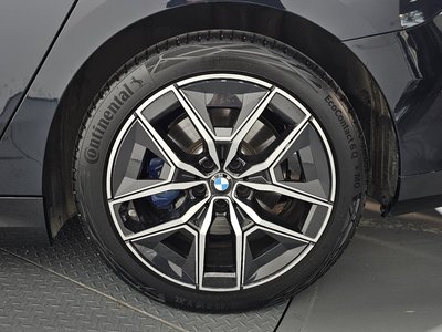 2025 BMW 5 SERIES — фото 8