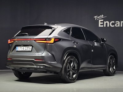 صورة 3 لـ 2026 Lexus NX