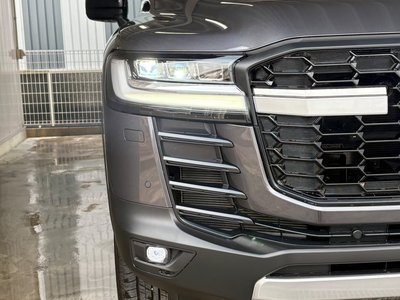 TOYOTA LAND CRUISER 300 - 10