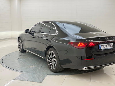 MERCEDES-BENZ E-CLASS - 2