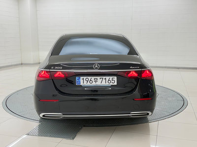 MERCEDES-BENZ E-CLASS - 3