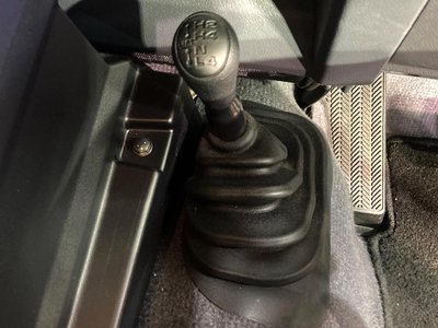 TOYOTA LAND CRUISER 70 - 7