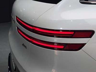 صورة 10 لـ 2025 Genesis GV70