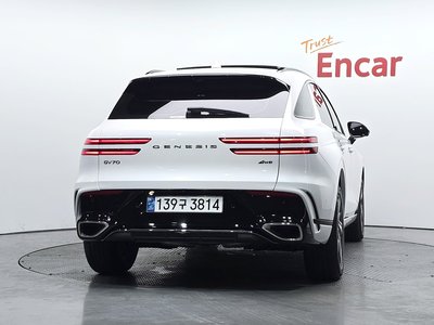 صورة 4 لـ 2025 Genesis GV70