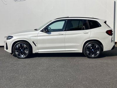 BMW IX3 - 8