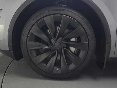 TESLA MODEL Y - 6