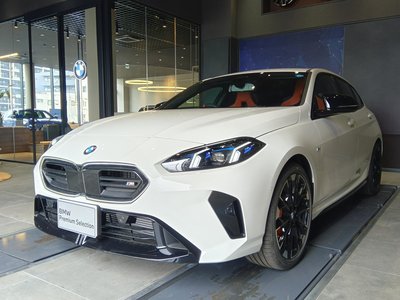 2026 BMW 1 SERIES 照片 1