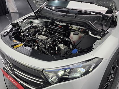 MERCEDES-BENZ EQA - 7