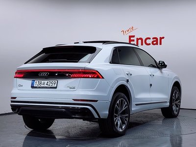 AUDI Q8 - 5