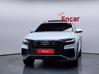 AUDI Q8 - 2