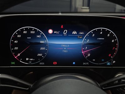 2025 Mercedes-BENZ E-CLASS 照片 8