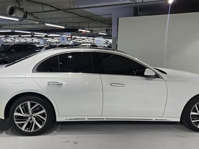 MERCEDES-BENZ E-CLASS - 9