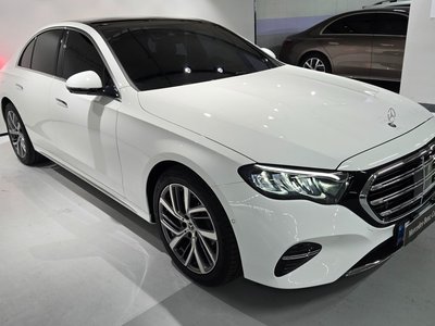 MERCEDES-BENZ E-CLASS - 4