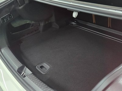 MERCEDES-BENZ E-CLASS - 10