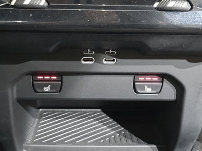 2025 BMW 5 SERIES — миниатюра 24