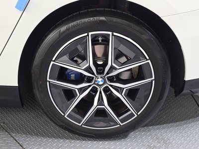 2025 BMW 5 SERIES photo 8