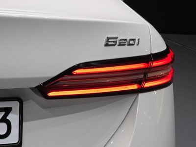 2025 BMW 5 SERIES photo 10