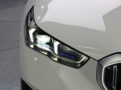 2025 BMW 5 SERIES photo 9