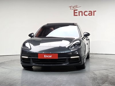 PORSCHE PANAMERA - 3