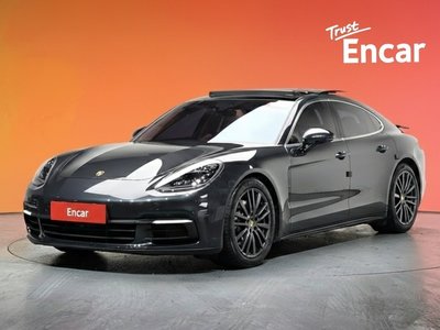 PORSCHE PANAMERA - 1