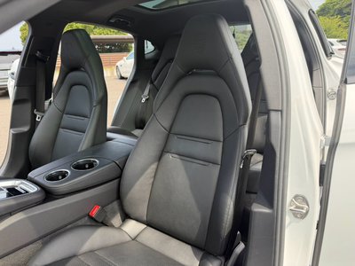 2018 Porsche PANAMERA thumbnail 24