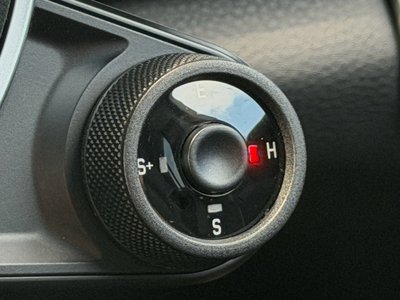 2018 Porsche PANAMERA thumbnail 27