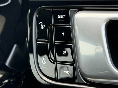 2018 Porsche PANAMERA thumbnail 29