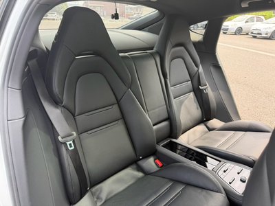 2018 Porsche PANAMERA thumbnail 23