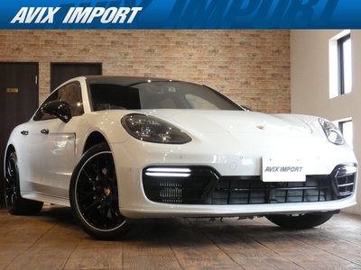 2018 Porsche PANAMERA photo 2