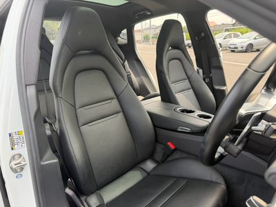 2018 Porsche PANAMERA thumbnail 22