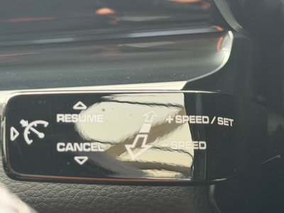 2018 Porsche PANAMERA thumbnail 18