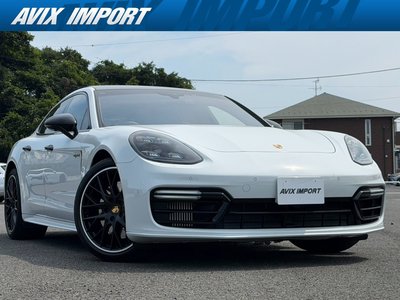 2018 Porsche PANAMERA photo 1